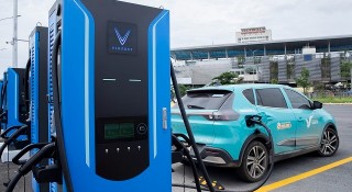 V-Green sắp xây dựng 99 'siêu trạm sạc', xe điện VinFast đi xuyên Việt không lo hết pin